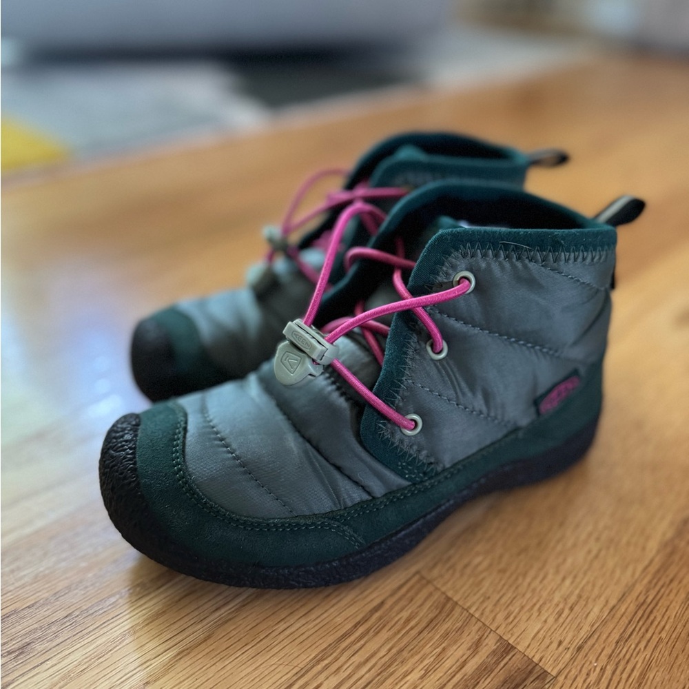 Keen Kids Howser Waterproof Boots in Green and Pink